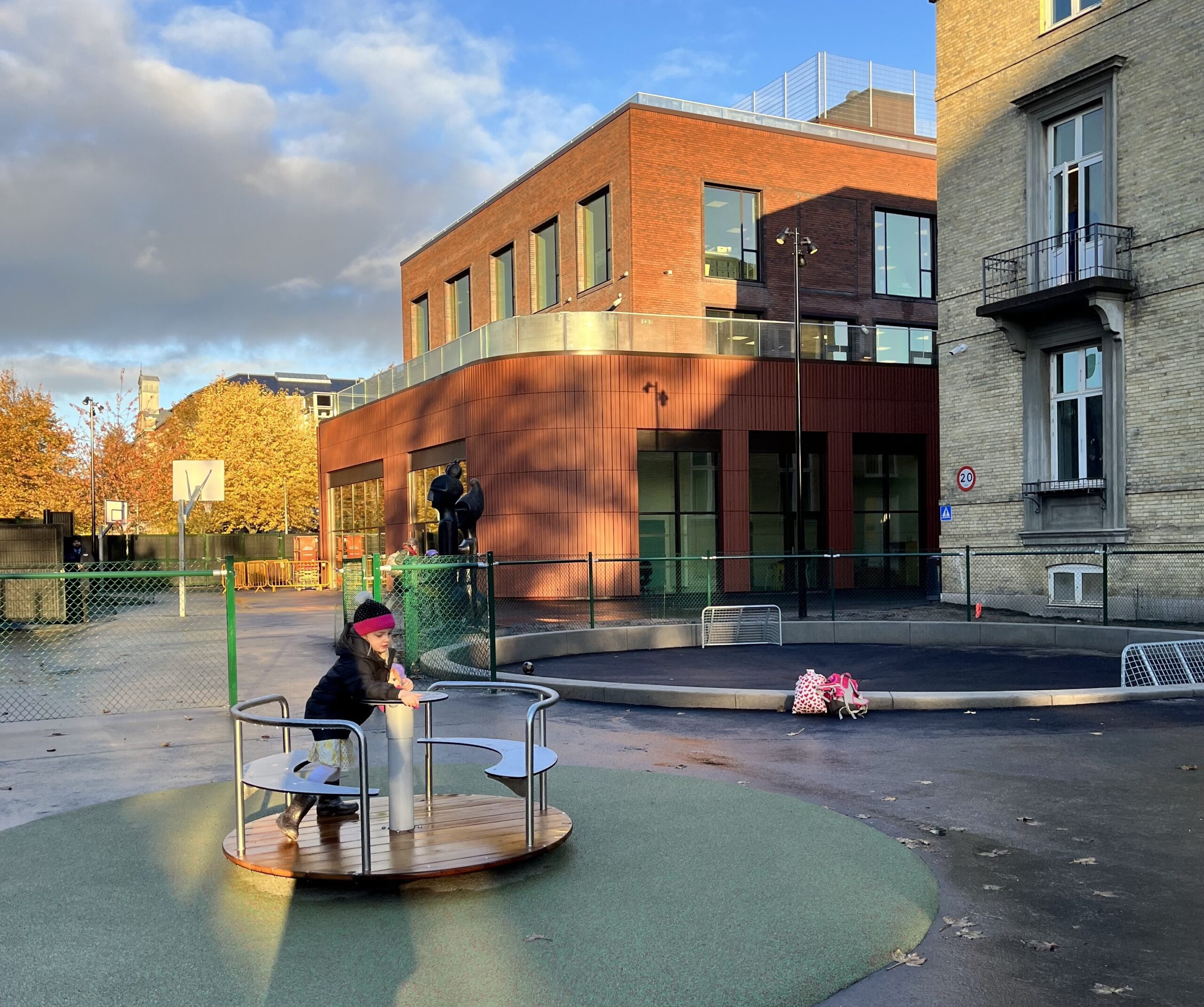 WELCOME TO THE NEW SCHOOL - Lycée Francais Prins Henrik